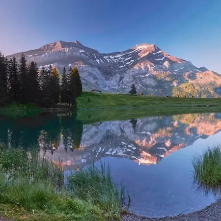 Sumptuous With Breathtaking Views By Guestlee Chalet