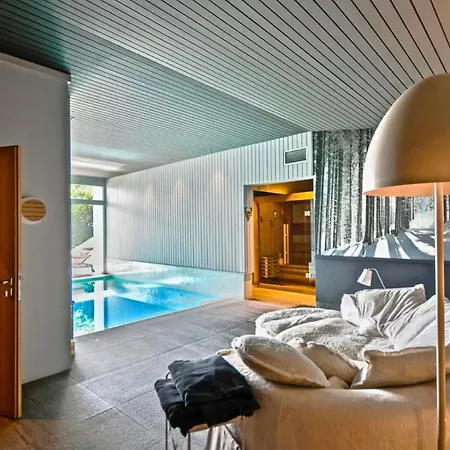 Sumptuous With Breathtaking Views By Guestlee *