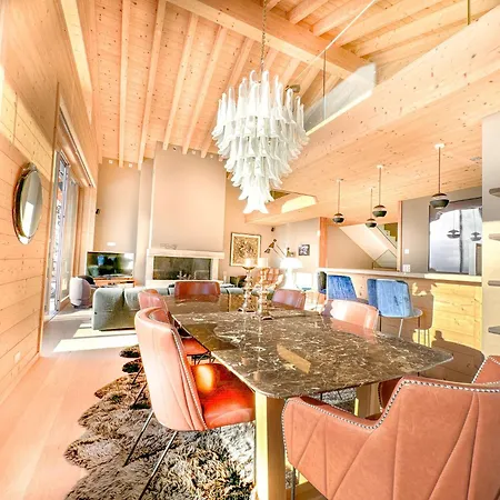 Chalet Sumptuous With Breathtaking Views By Guestlee
